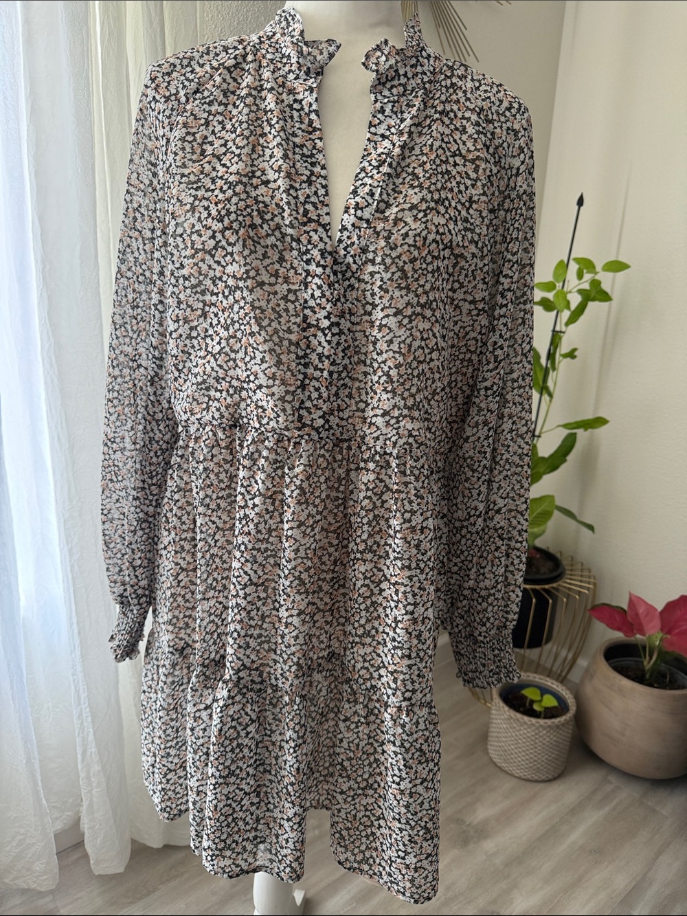 Black & Cream Long-Sleeve Floral Tiered Dress